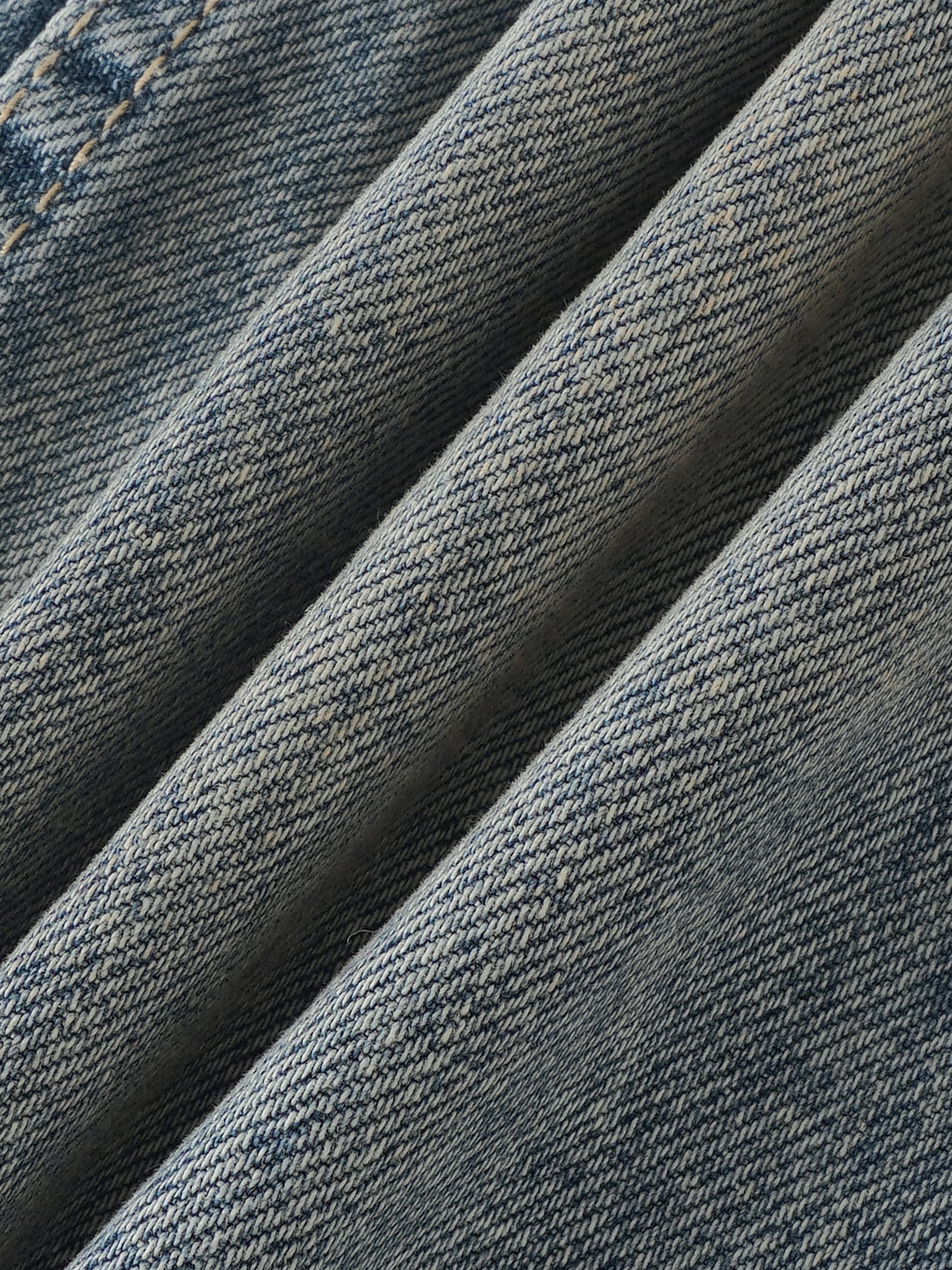 Men's Distressed Barrel Leg Jeans